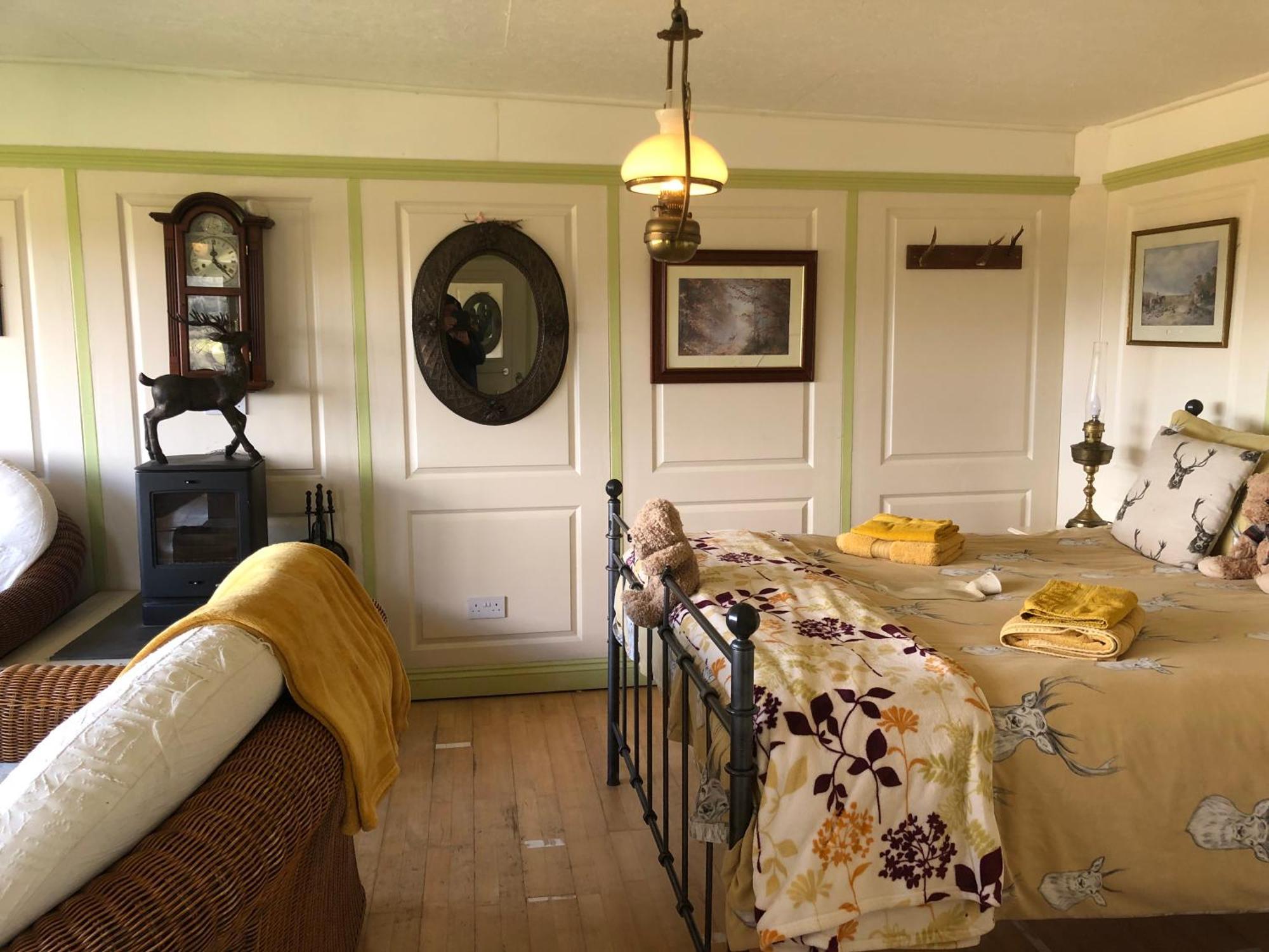 Stags View,Unique Eco Cabin, Dartmoor Views South Brent Eksteriør billede