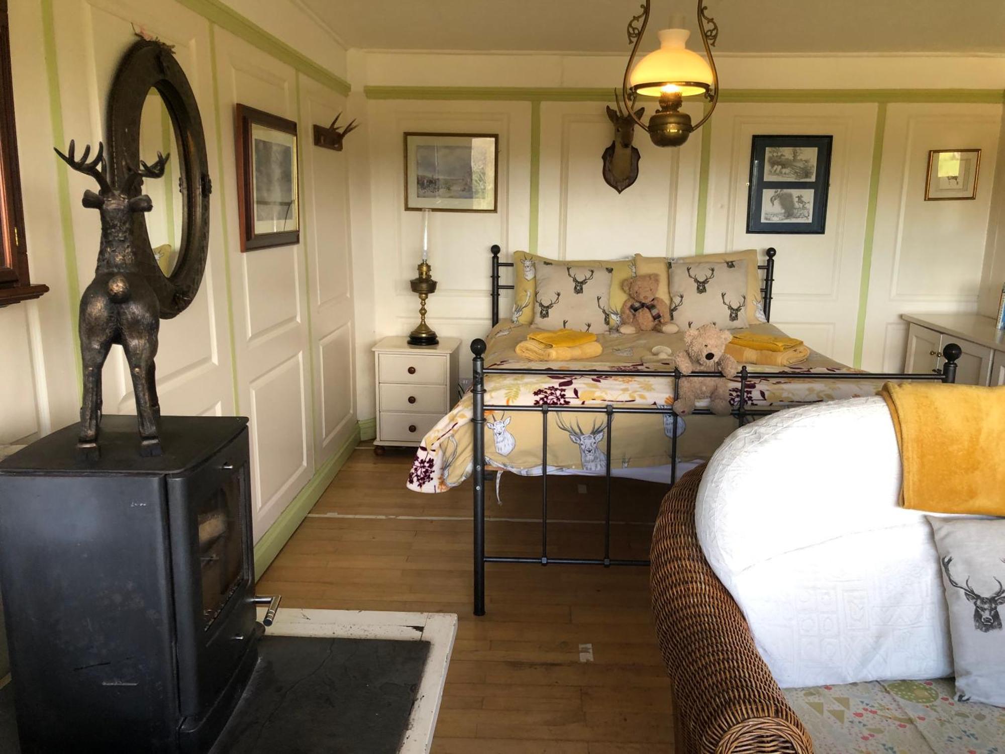 Stags View,Unique Eco Cabin, Dartmoor Views South Brent Eksteriør billede